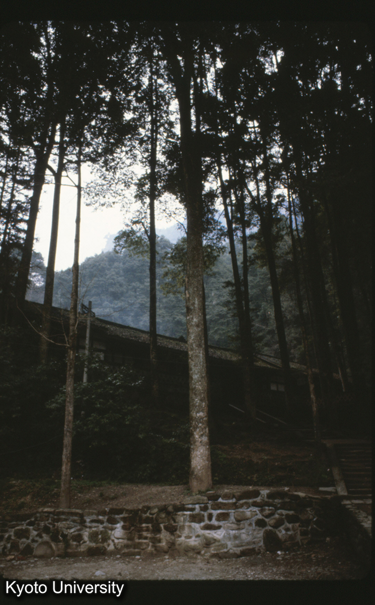 121-36_灌県 青城山ふもと 建棍宮 (1)