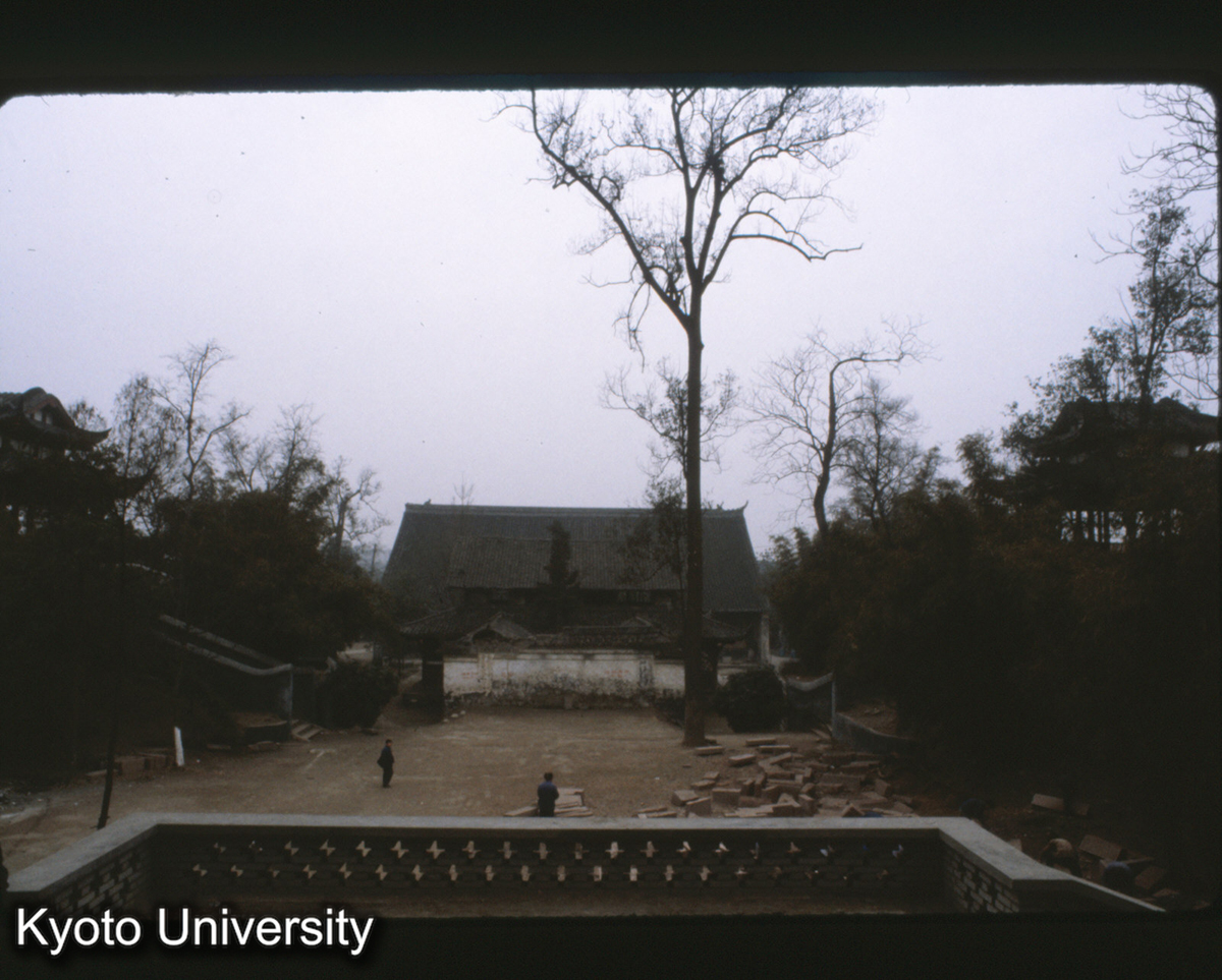 123-20_成都 青羊宮 唐王殿 前面 説法台・降生台 (1)