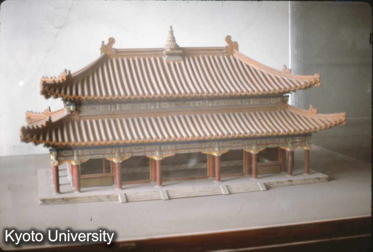 125-2_ラマ廟正殿模型 同済大学 (1)