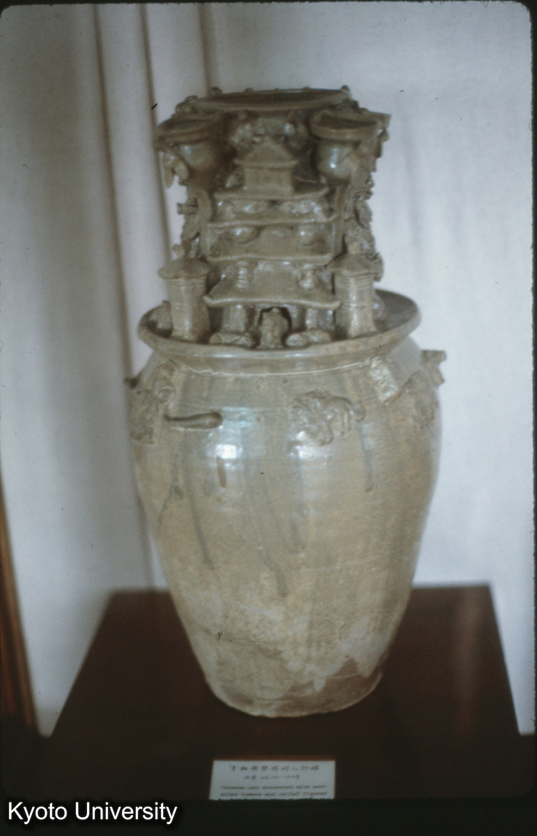 127-5_青釉堆望楼闕人物缶 西晋（265-316） 上海博 (1)