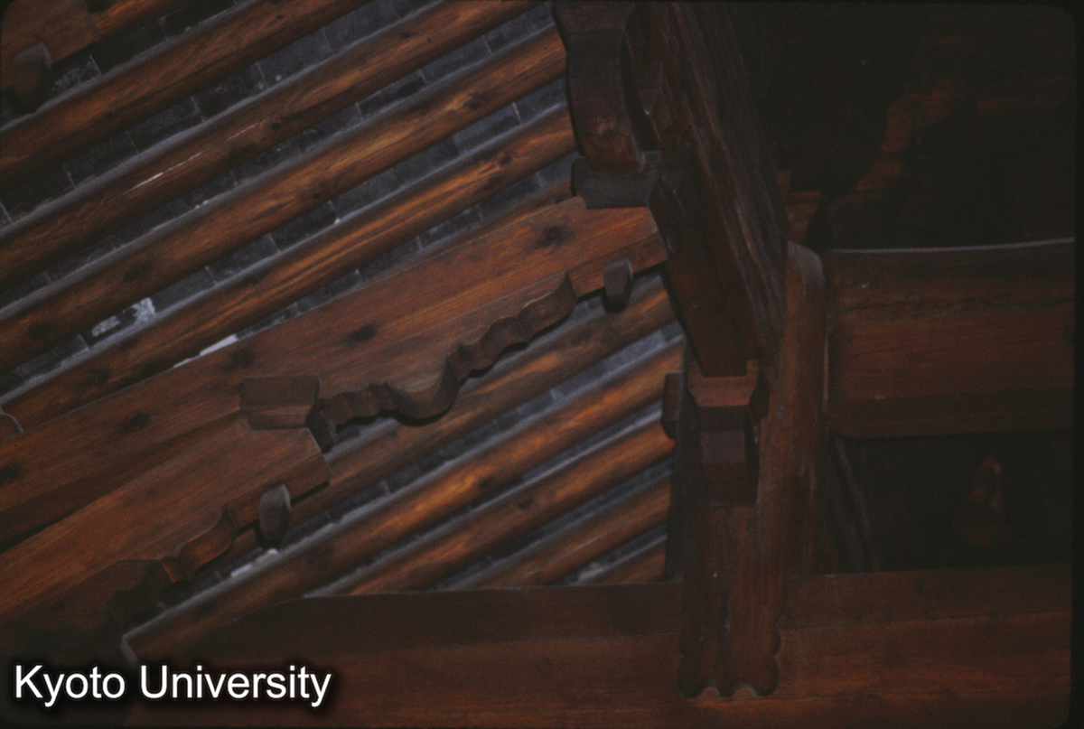 127-30_真如寺正殿 上昂・蜀柱 (1)