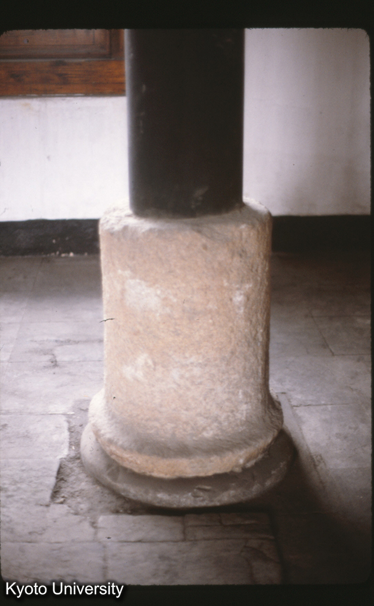 127-31_真如寺正殿 礩・礎 (1)