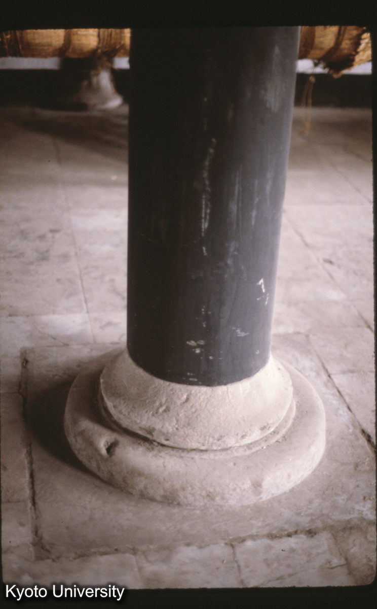 127-32_真如寺正殿 礩・礎 (1)