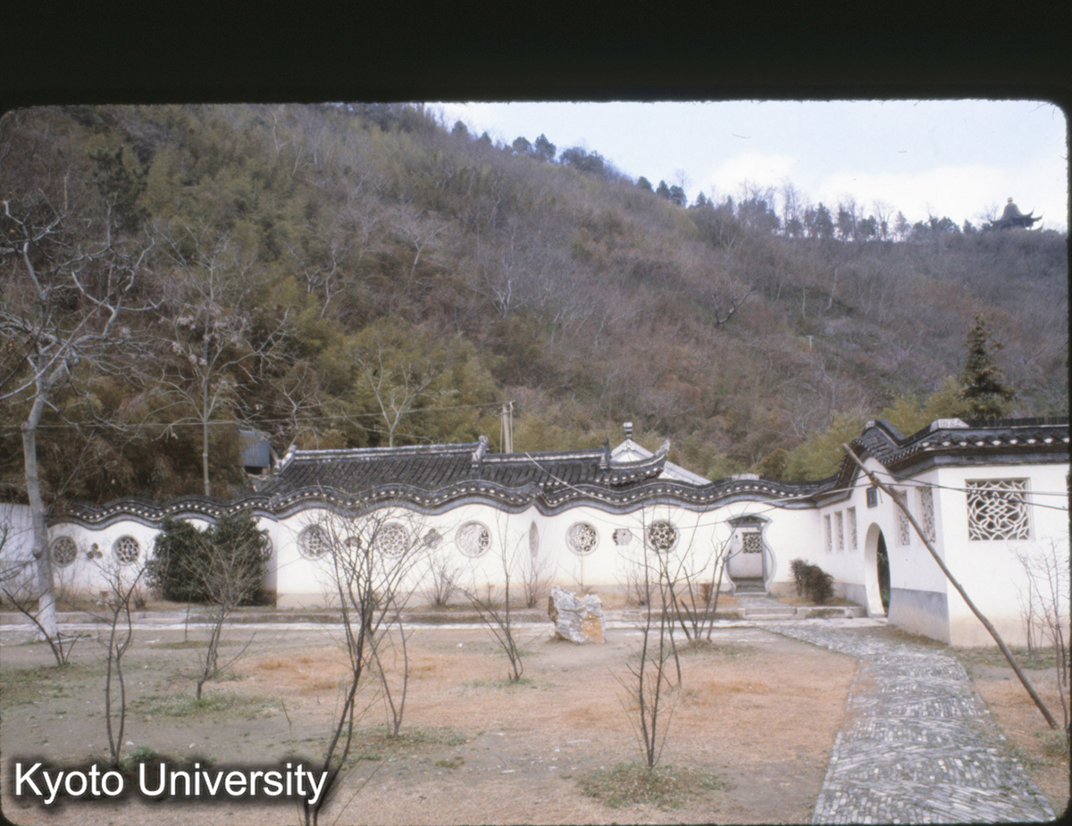 128-22_鎮江 焦山 漏窓 (1)