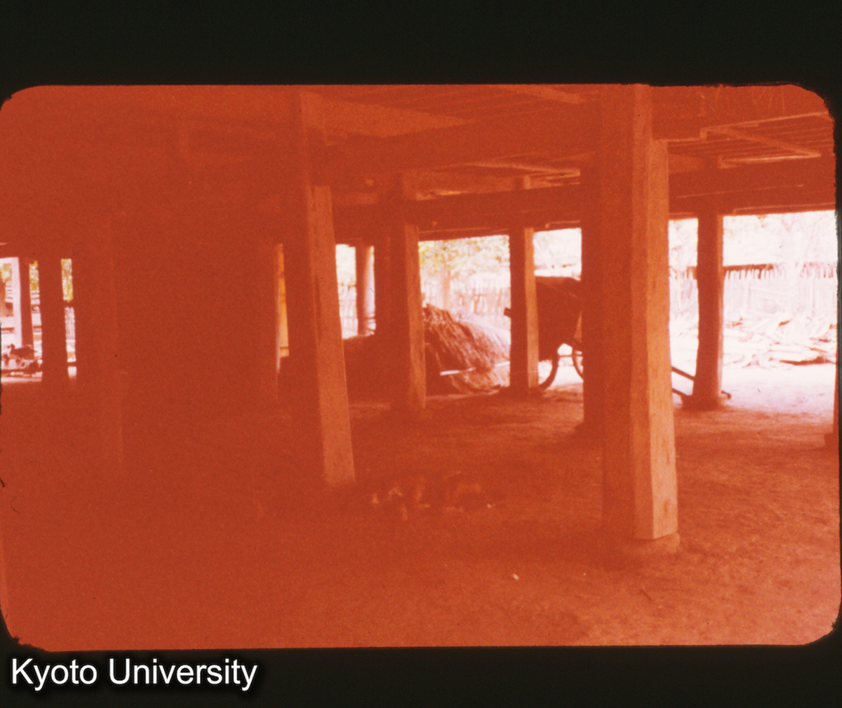 P316_景洪 タイ族民居 楼下 (1)