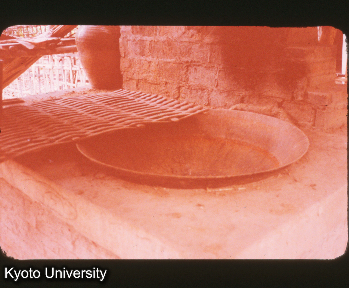 P320_竈 景洪 タイ族民居 (1)