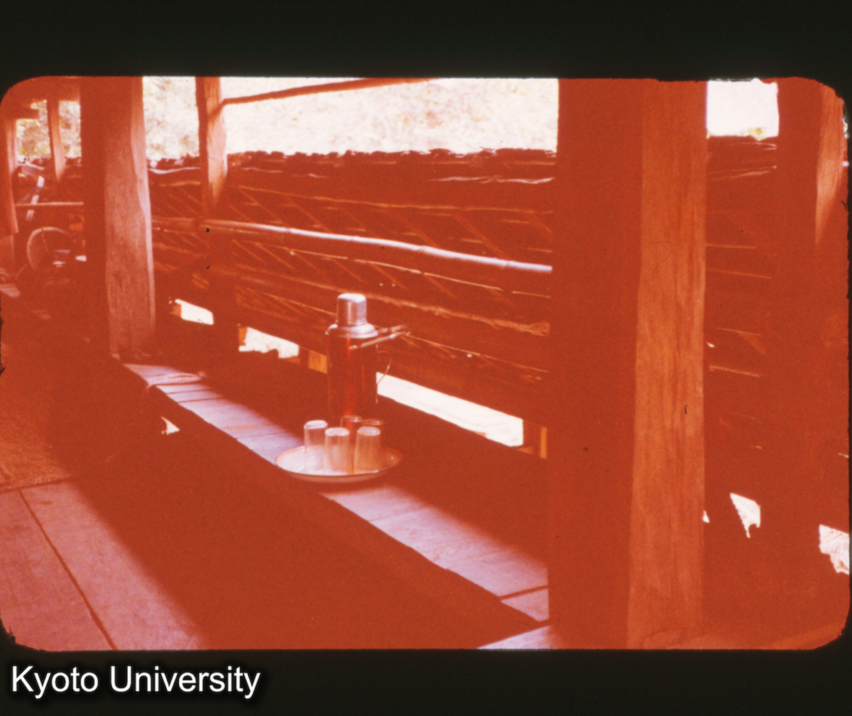 P321_腰掛け出窓 景洪 タイ族民居 (1)