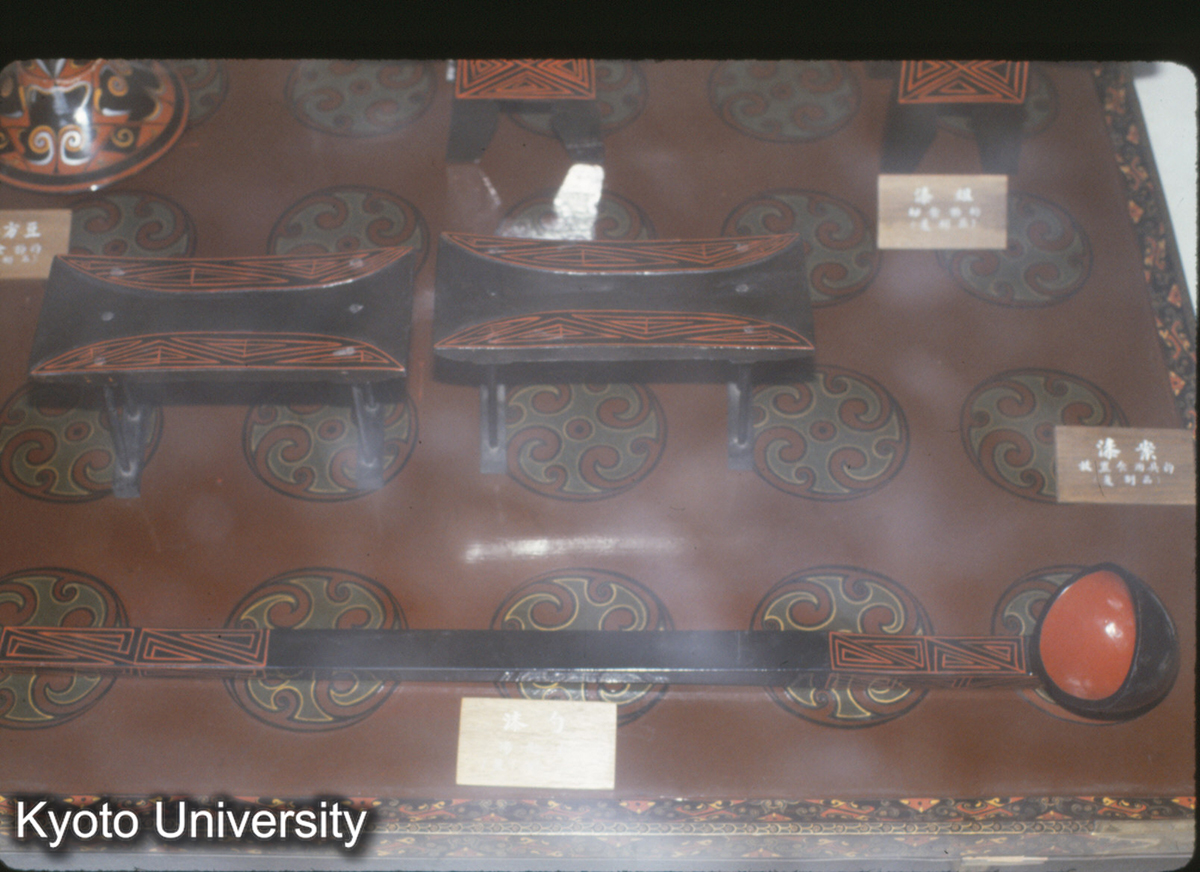 60_漆勺、俎 歴博 (1)