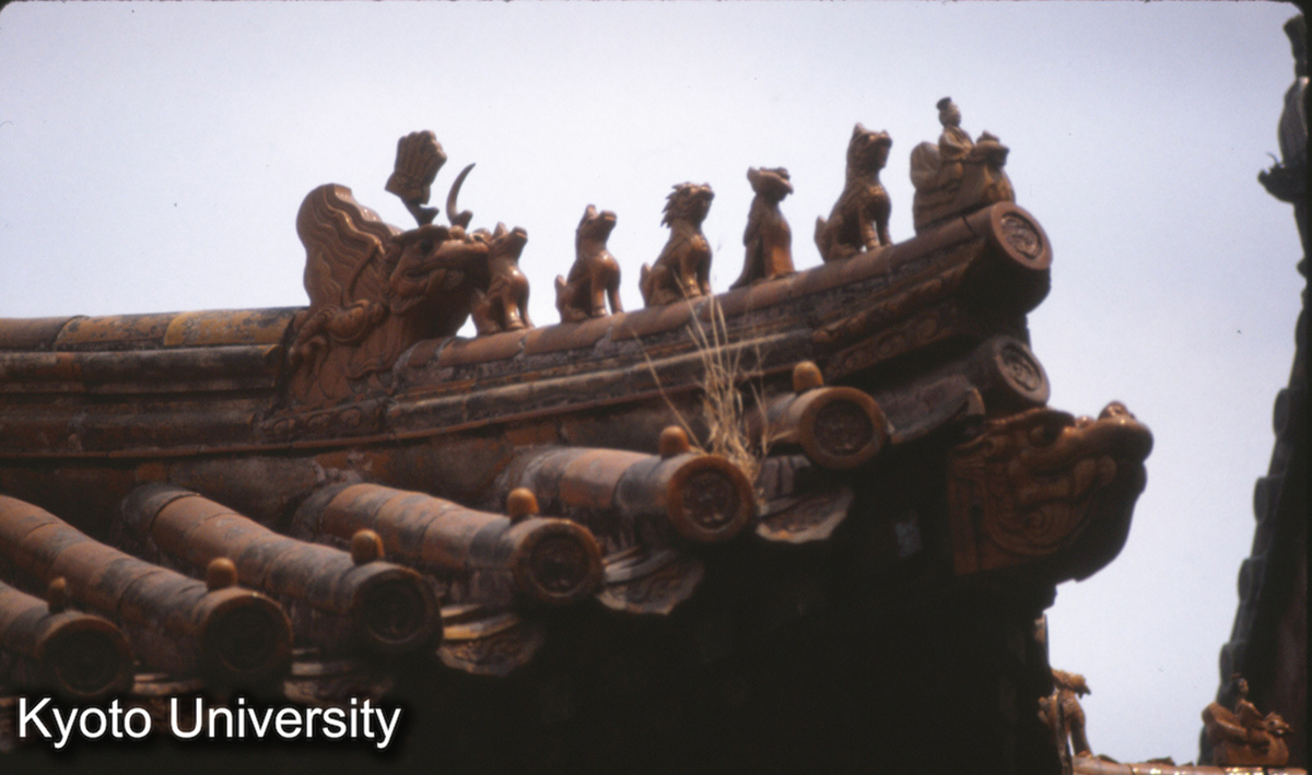 175_北京 孔廟 六角亭 走獣 (1)