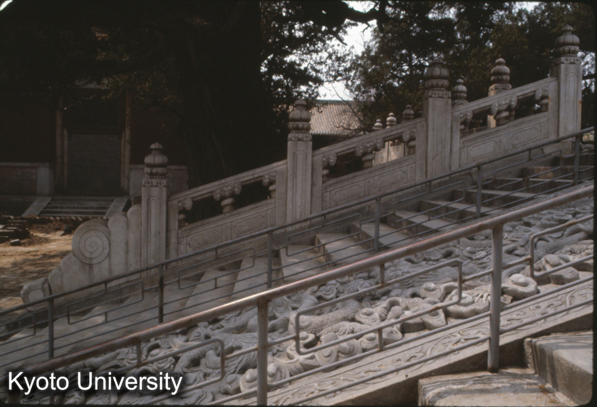 199_北京 孔廟 大成殿 台階欄杆 (1)