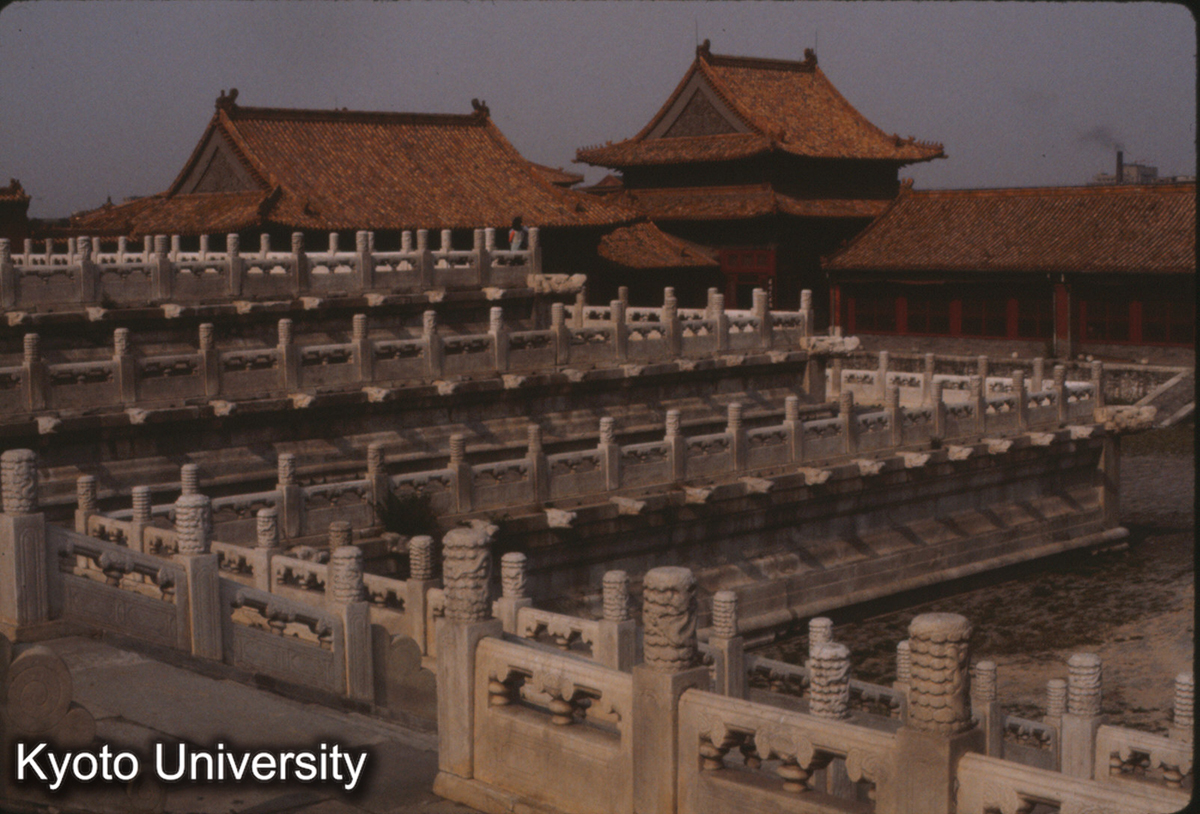 267_故宮 三大殿 工字型三成台基 石欄杆・螭首 (1)