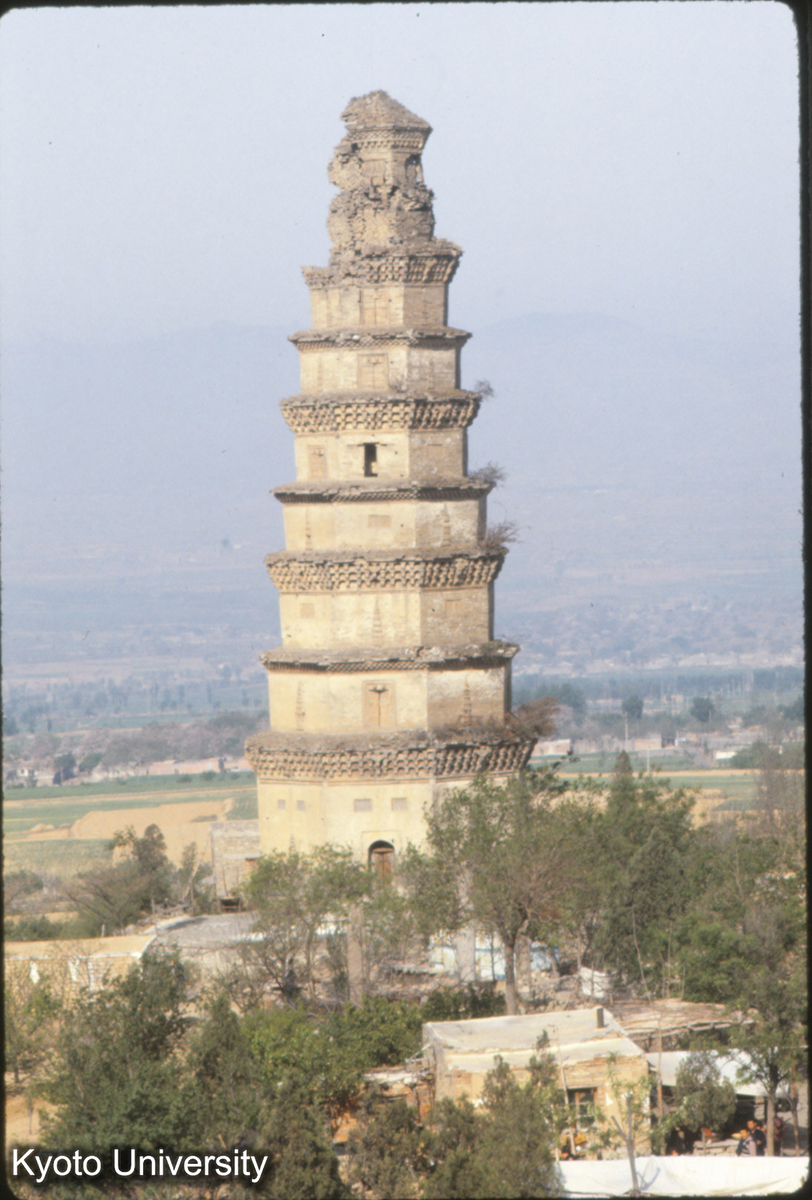 455_（北響堂山）常楽寺白塔 (1)