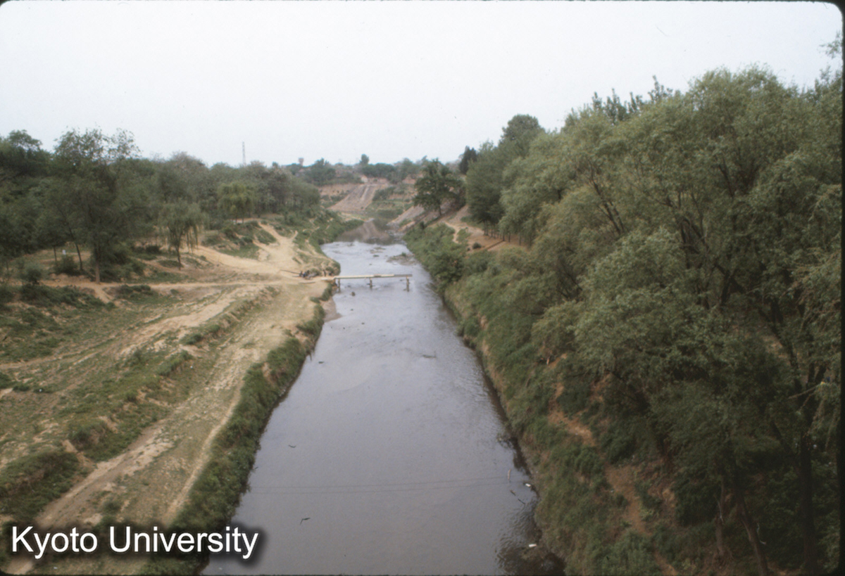 609_澗河の東流 東側の橋から東を見る (1)