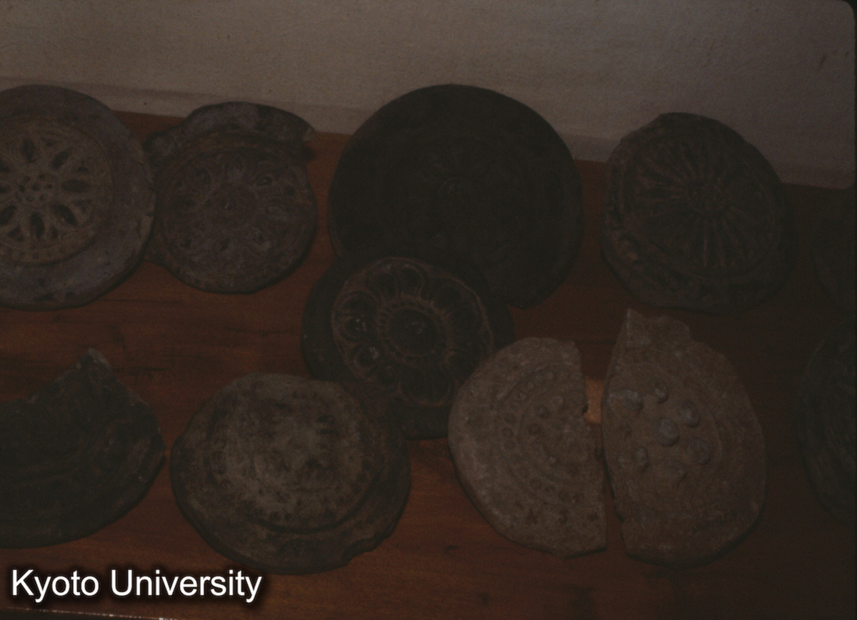 892_隋唐洛陽城右掖門出土 瓦当 (1)