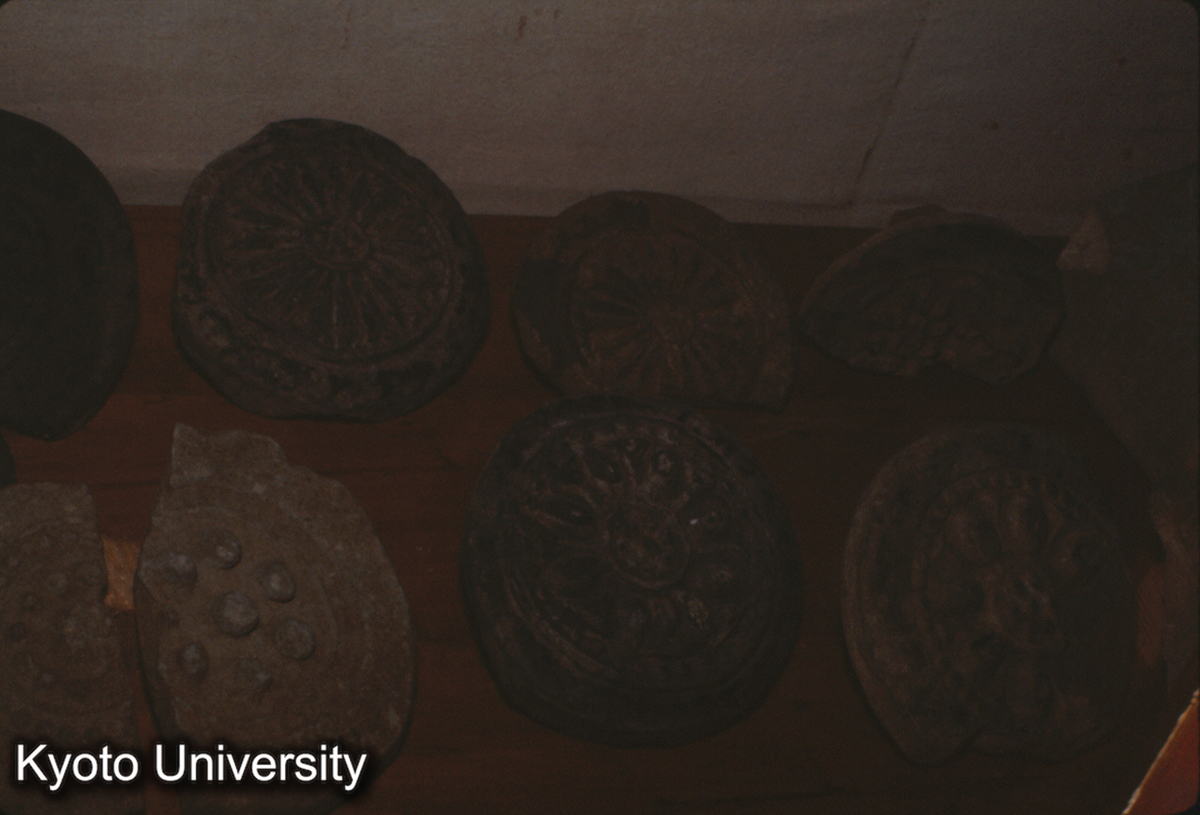 893_隋唐洛陽城右掖門出土 瓦当 (1)