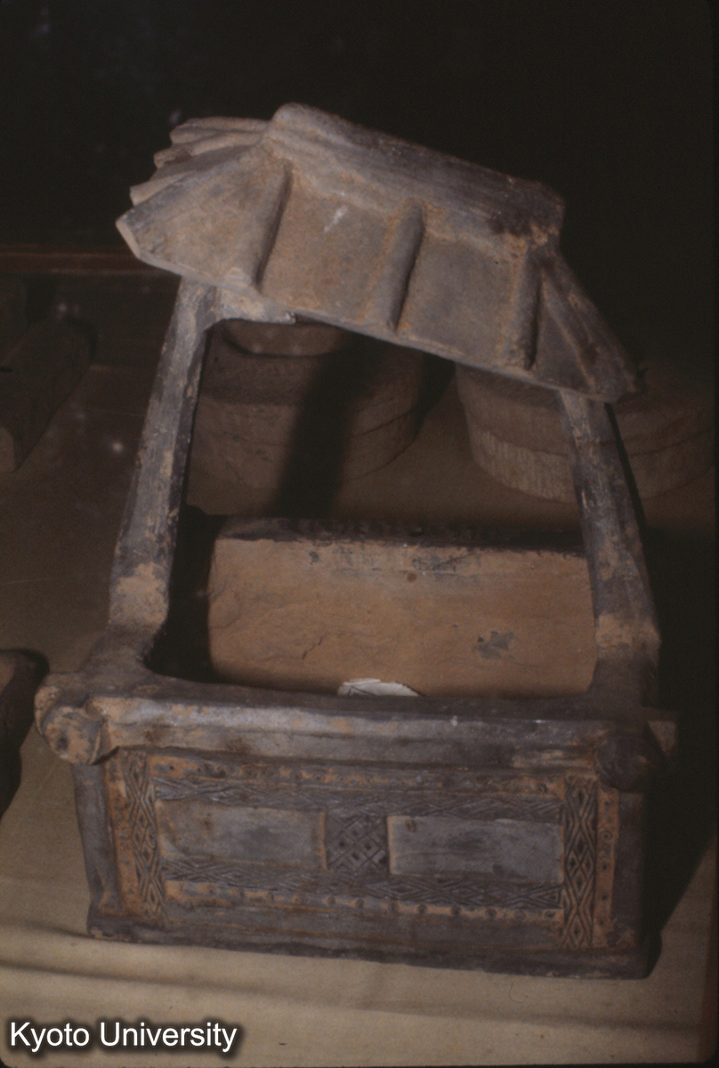 910_洛陽西郊東漢墓出土 陶井 (1)