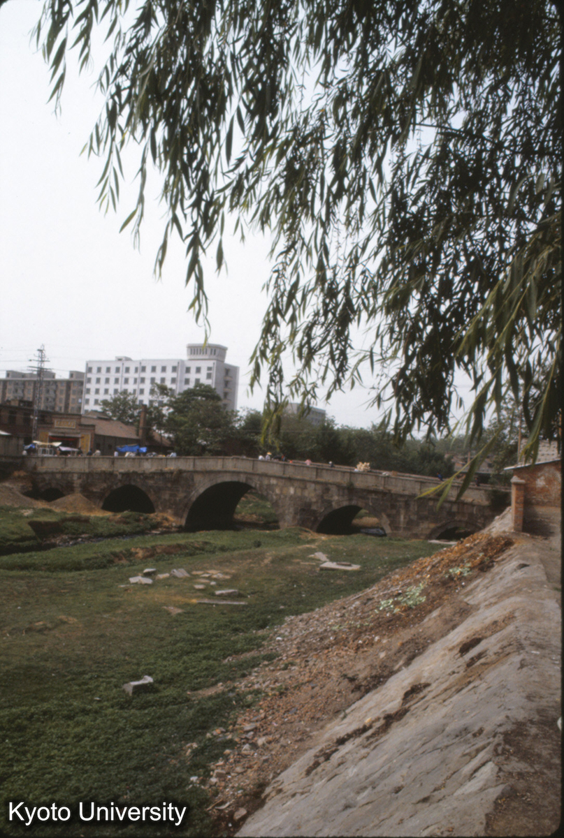 1022_洛陽老城東大街外 護城河と橋 (1)