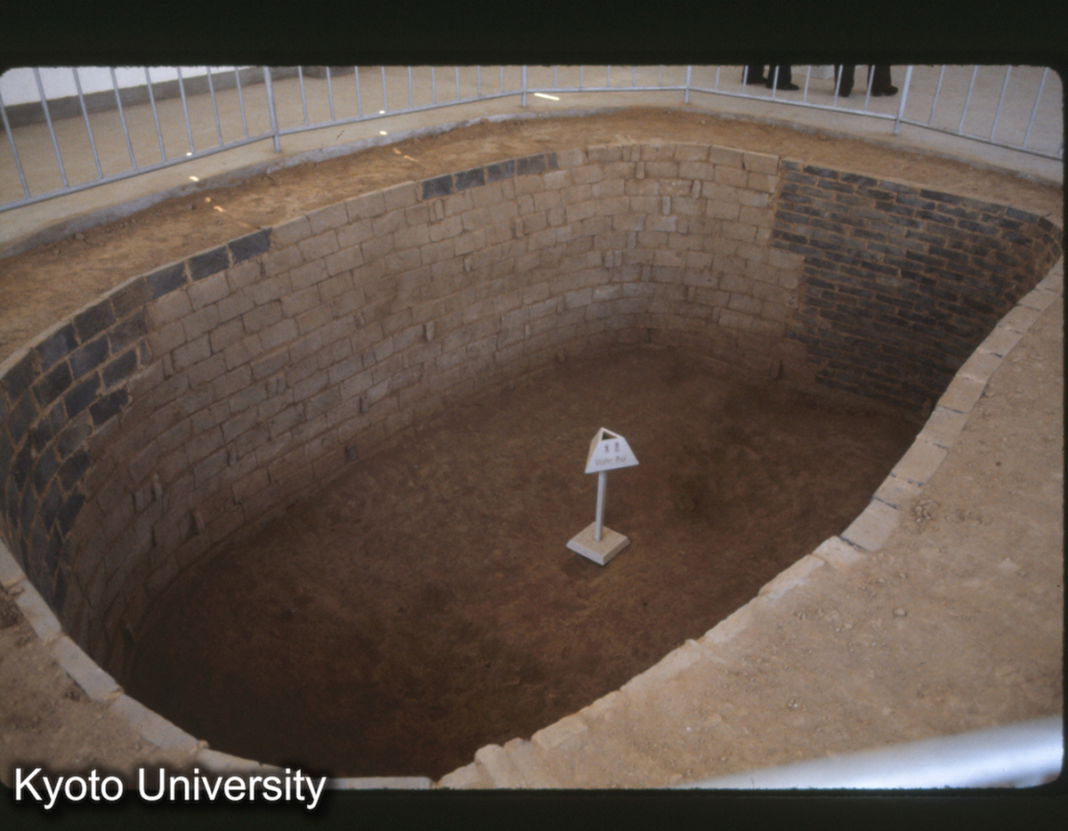 1204_古滎 冶鉄遺址 水池 (1)