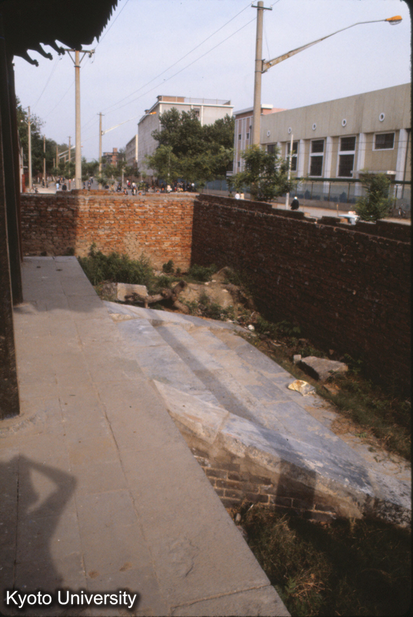 1262_鄭州 城隍廟 大門前八字台階 (1)