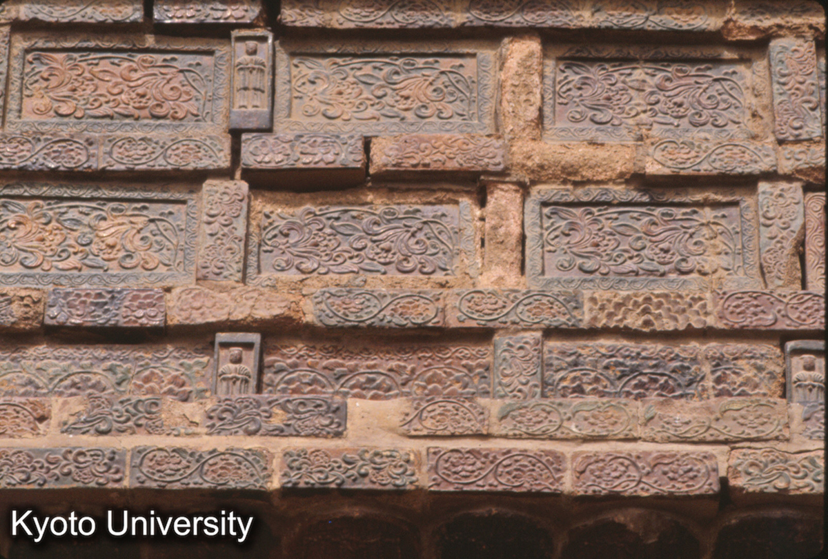 1342_開封 鉄塔 琉璃磚 (1)