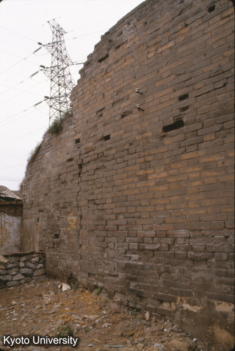 1352_開封 城墻 瓮城の痕跡のこる 中山路の大南門。南（城外）よりみる (1)