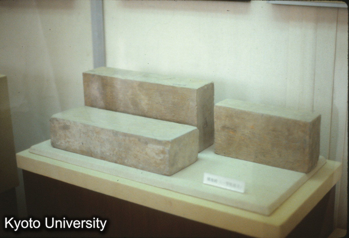 1436_舗地磚（1号坑出土） 兵馬俑博物館 (1)