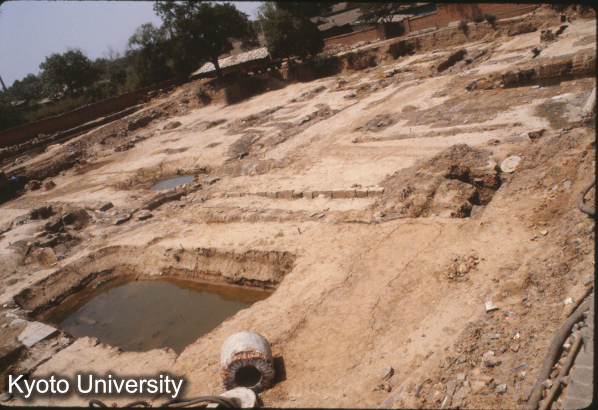 1443_華清池 楊貴妃の風呂は木材が置いてある場所_87_12 (1)