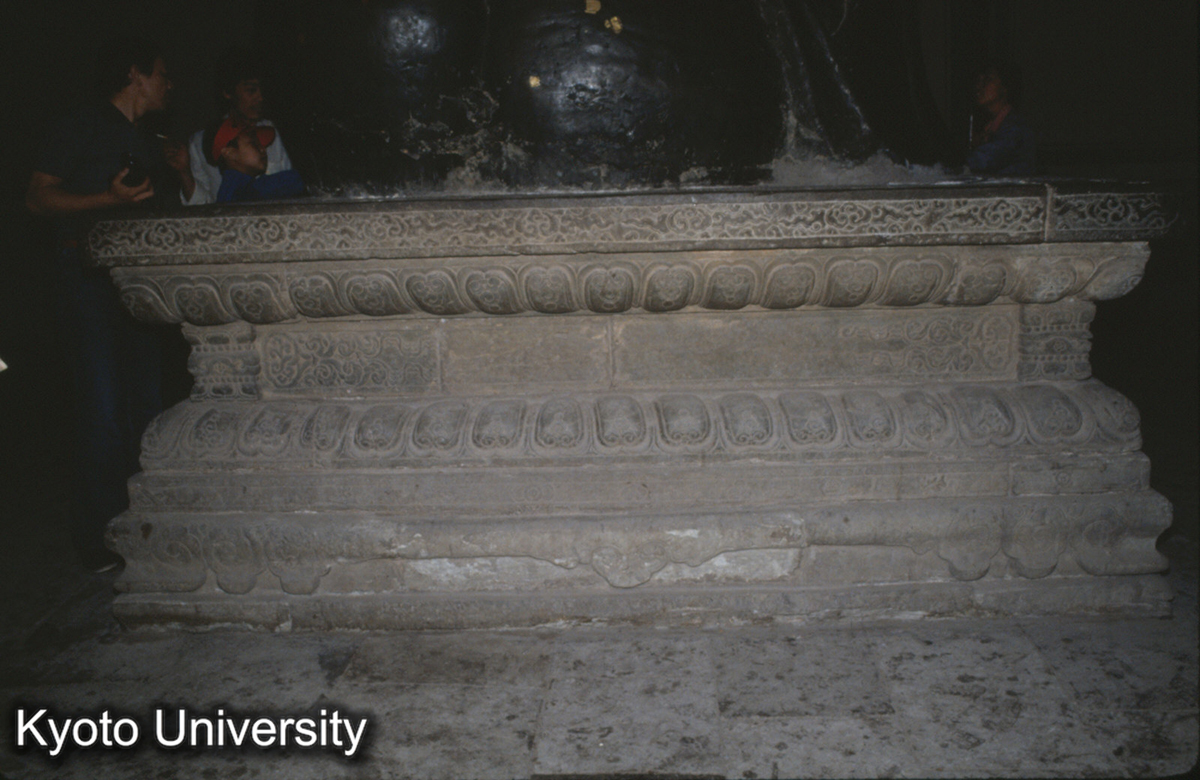 1699_碧雲寺弥勒仏殿須弥座 (1)