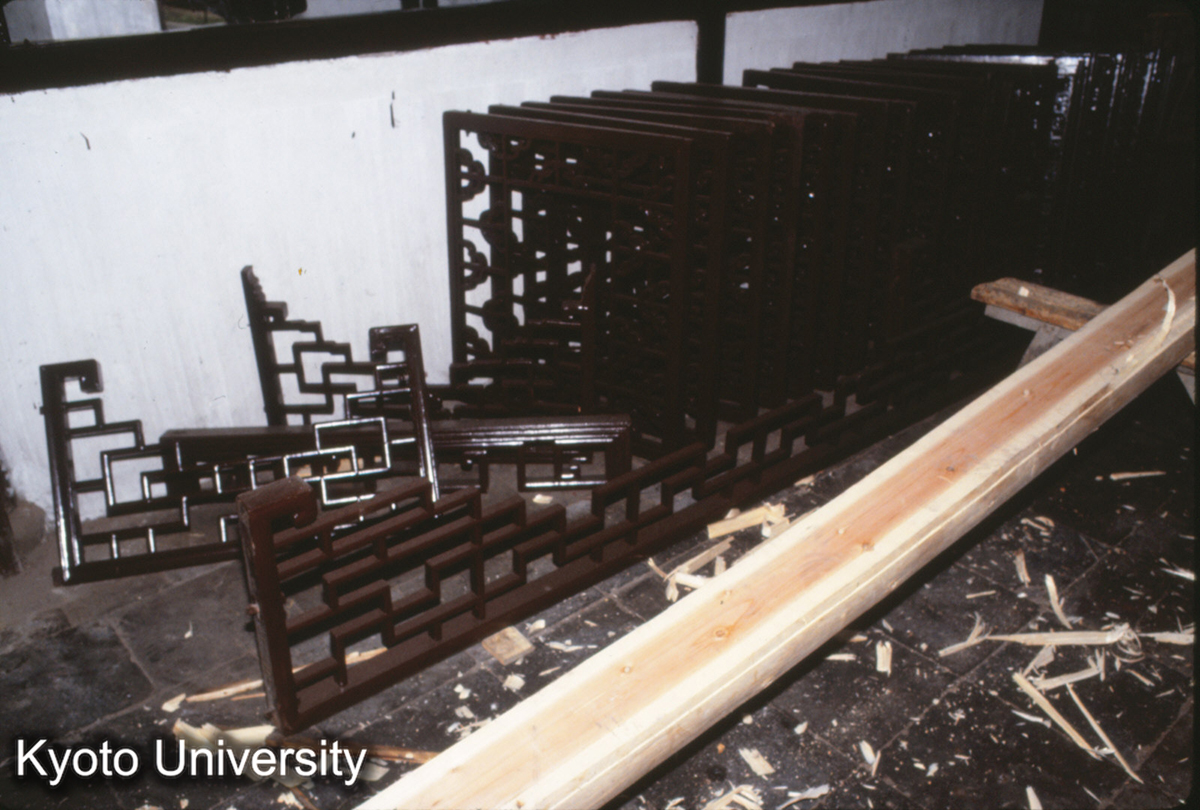 98_網師園 欄杆 掛落、とり外し修理中_87 (1)