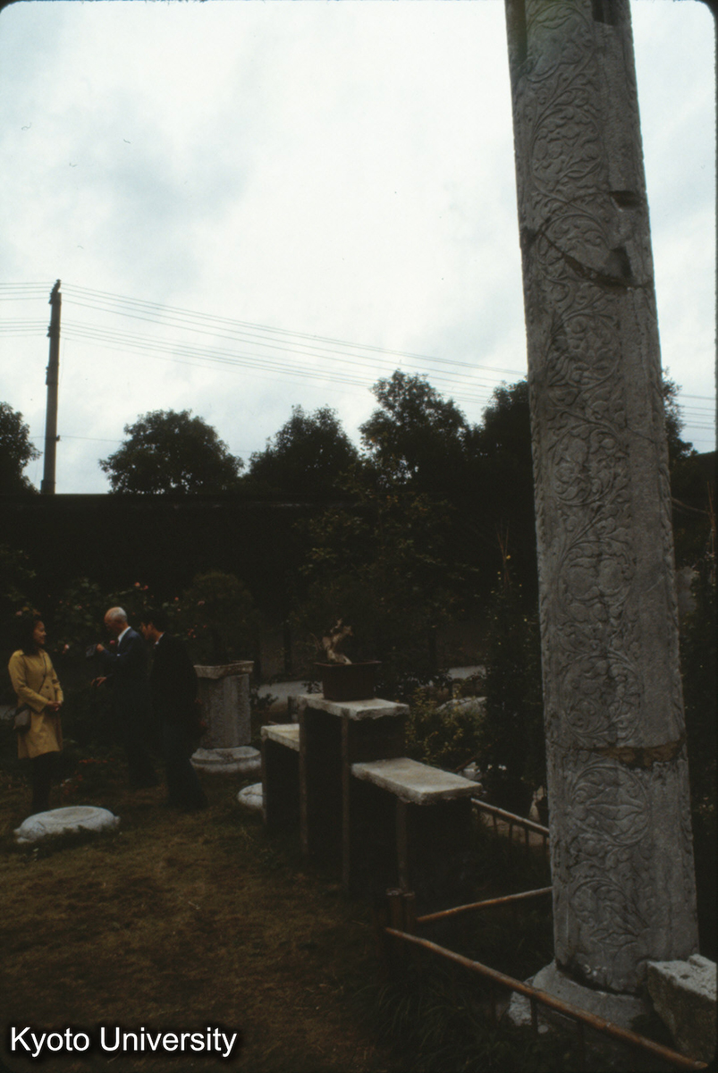 121_羅漢院 石柱石彫 (1)