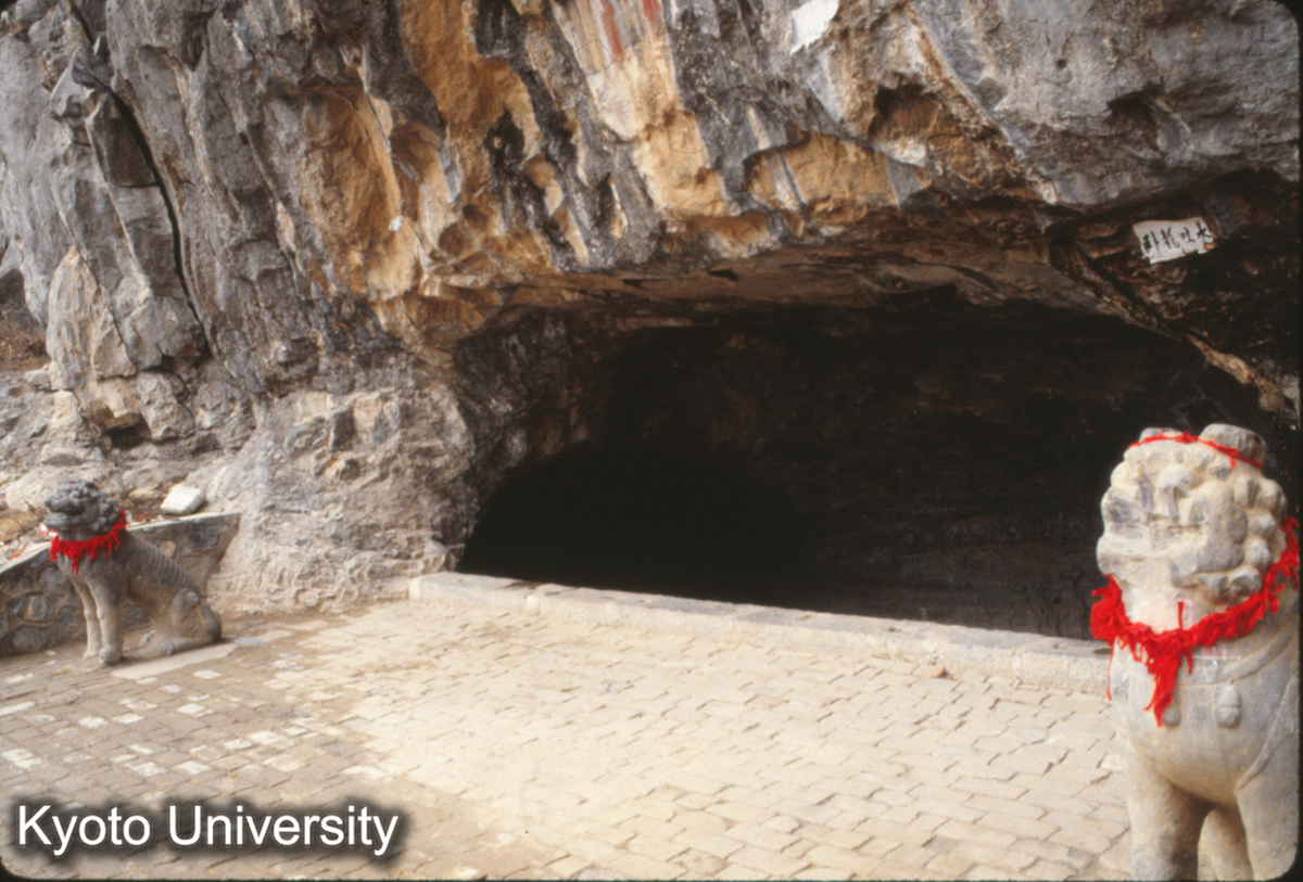 459_青連寺 門前の洞 (1)