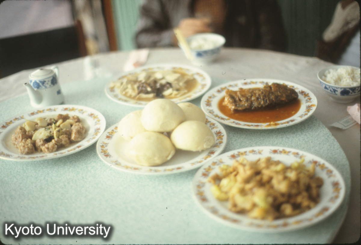 644_晋城市第一招待所 中餐 （外賓と発現、大鍋飯から解放） (1)