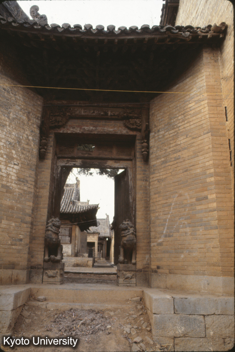 855_崇慶寺三門 東小門 (1)