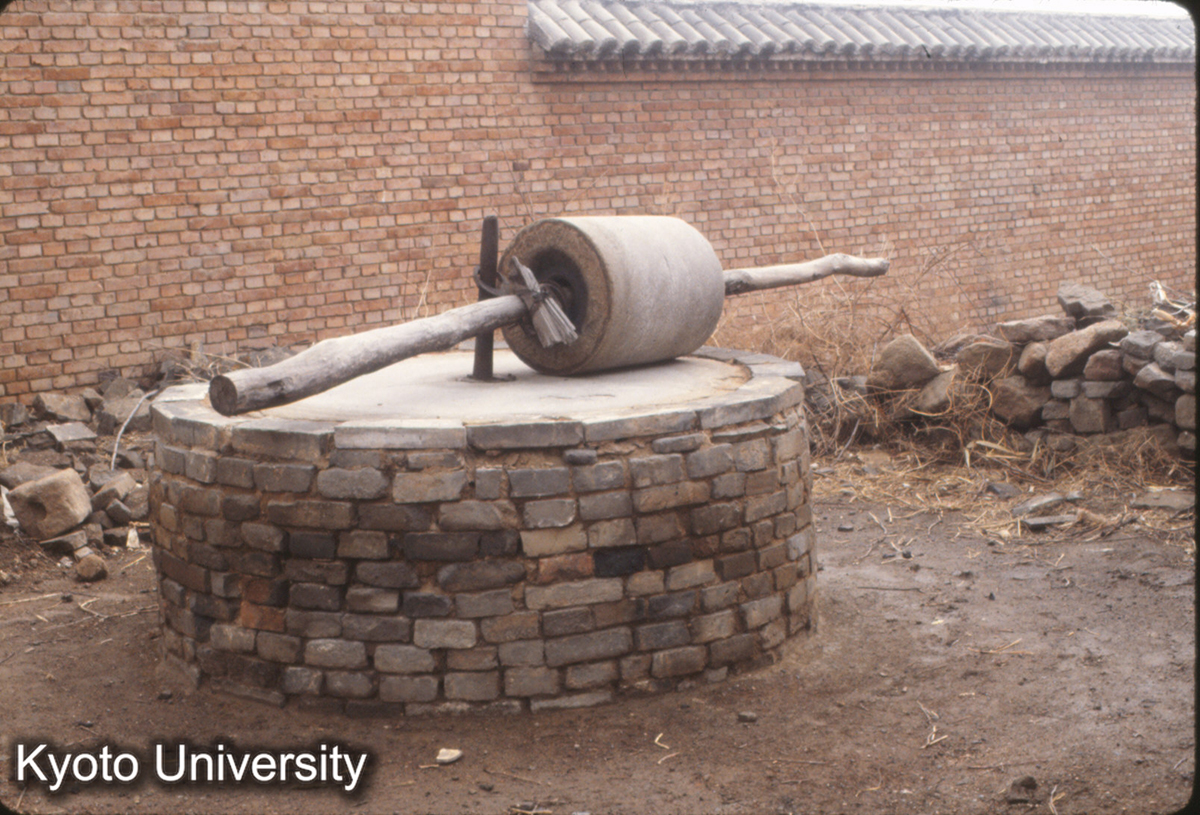 1342_磨（崇慶寺） (1)