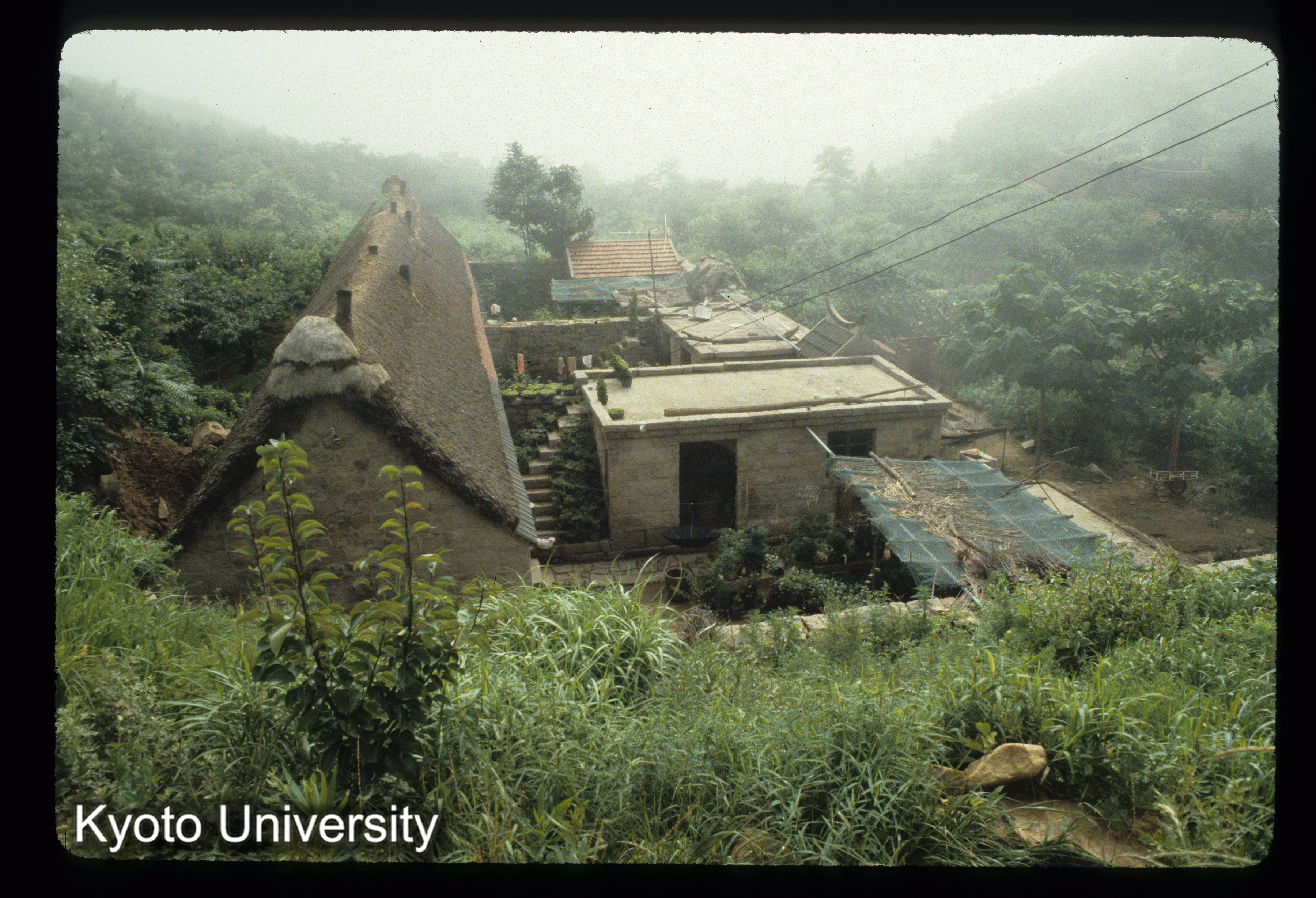 93_石島 赤山法花院址 民居 (1)