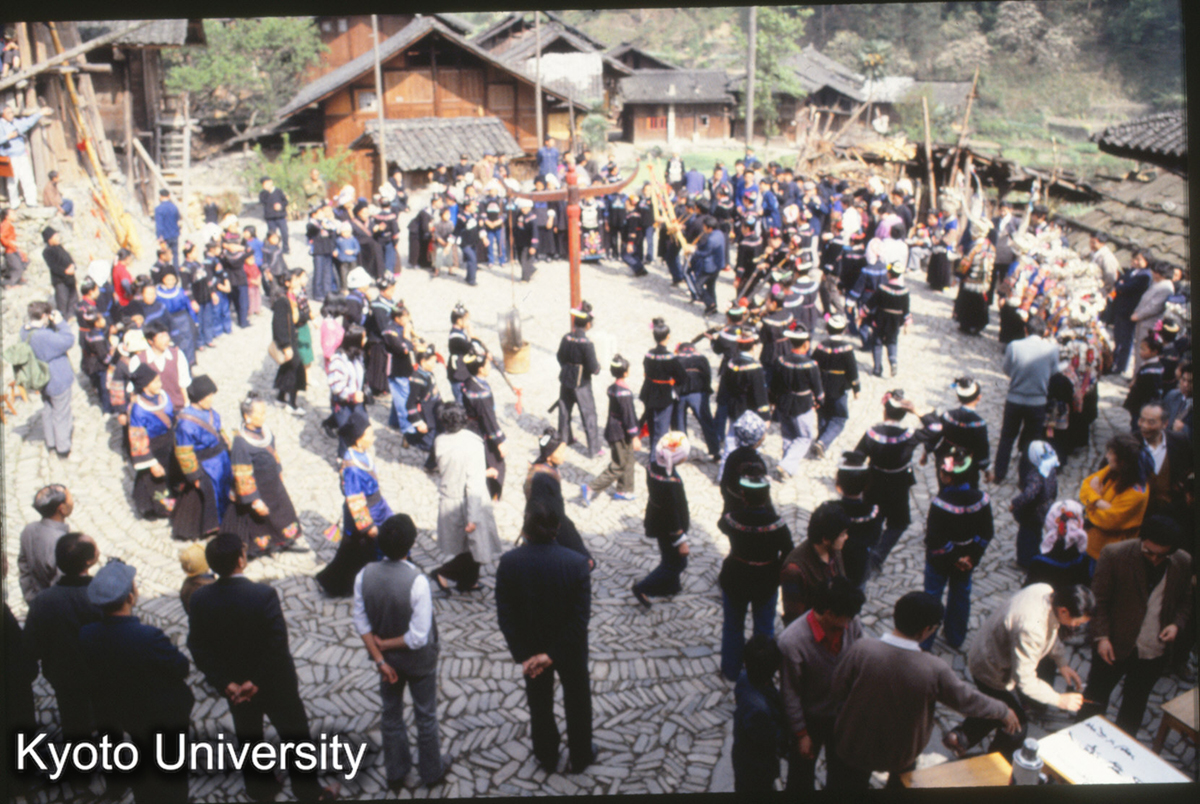 60_郎徳上寨 （表演） (1)