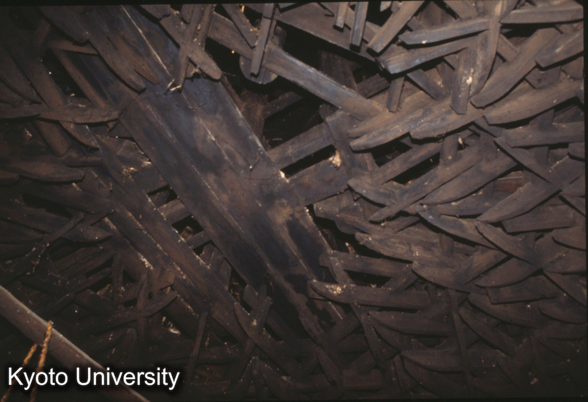 623_増衝 鼓楼 最上層梁架（鴛鴦交） (1)