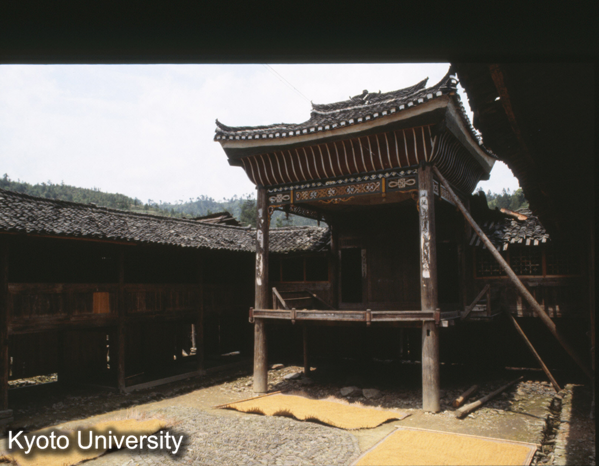 863_茅貢寨頭 戯台 (1)