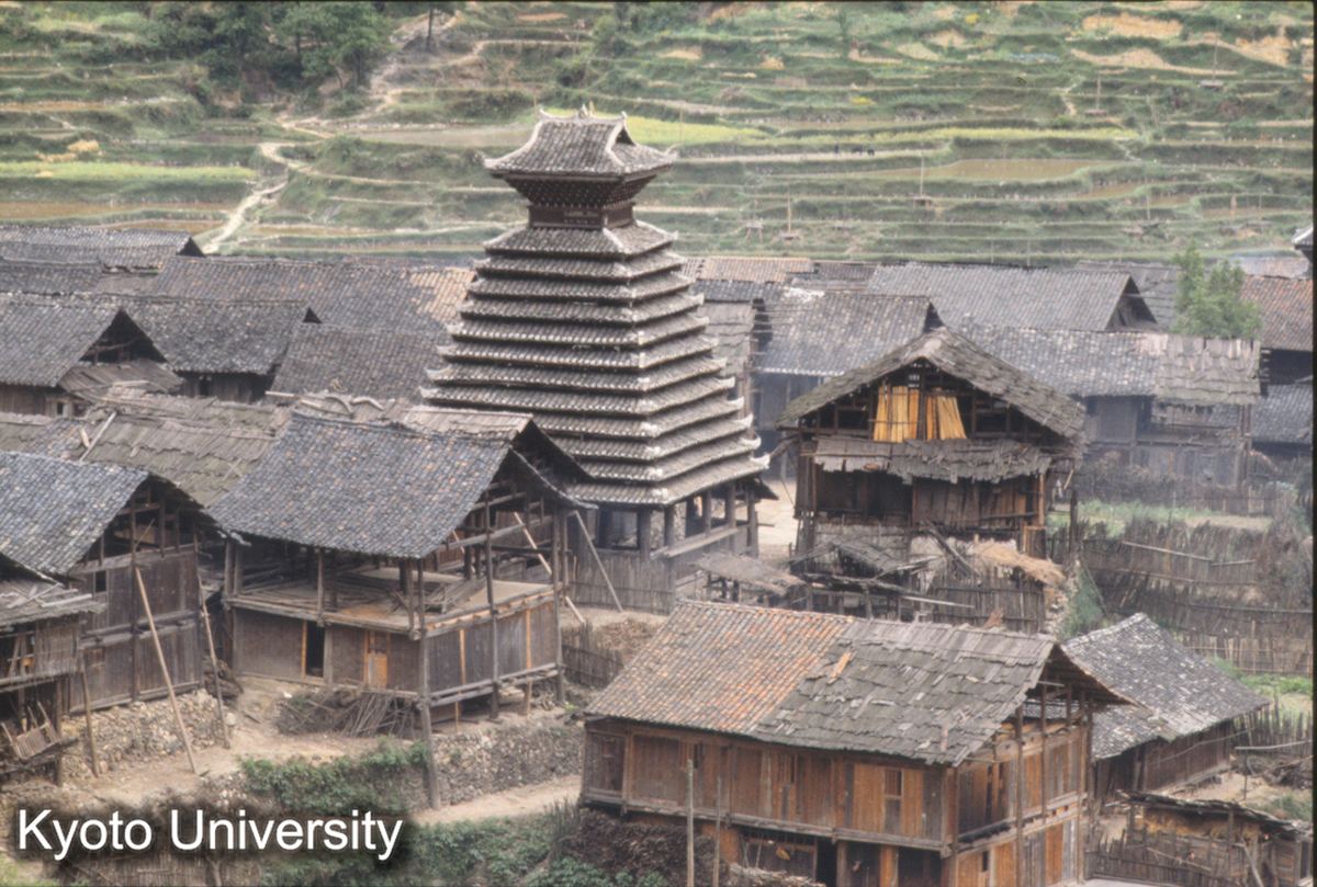948_黎平頓洞上寨 鼓楼 他に下寨、岩寨の計3棟、皆呉姓 (1)