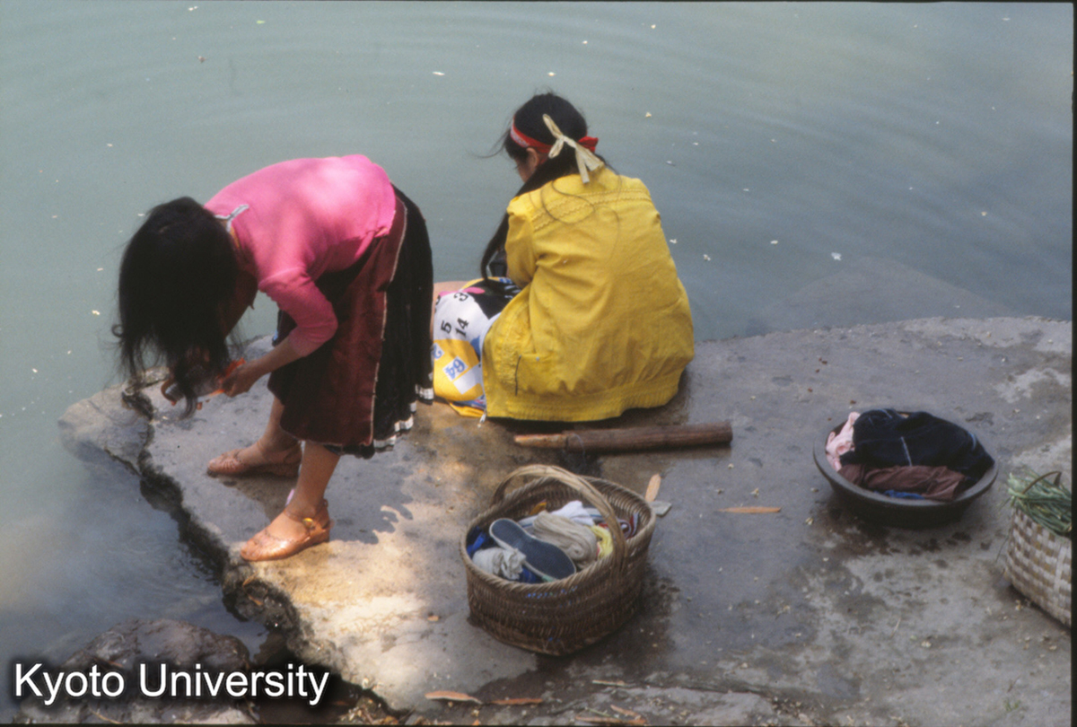 1370_重安江対岸 凱里市河坎 (1)