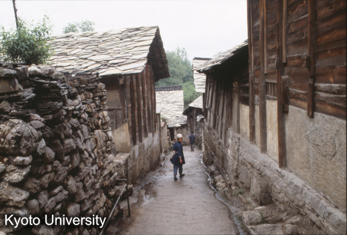 1574_布依族 花渓碧雲窩 (1)