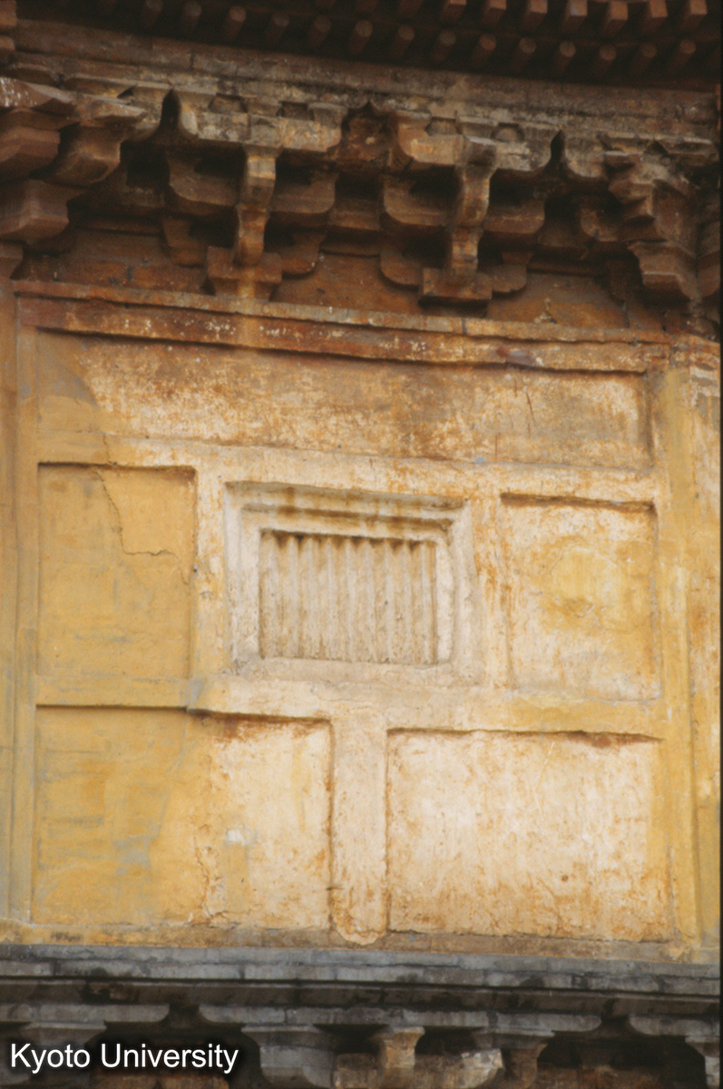 467_雲居寺 北塔 窓・斗栱 (1)