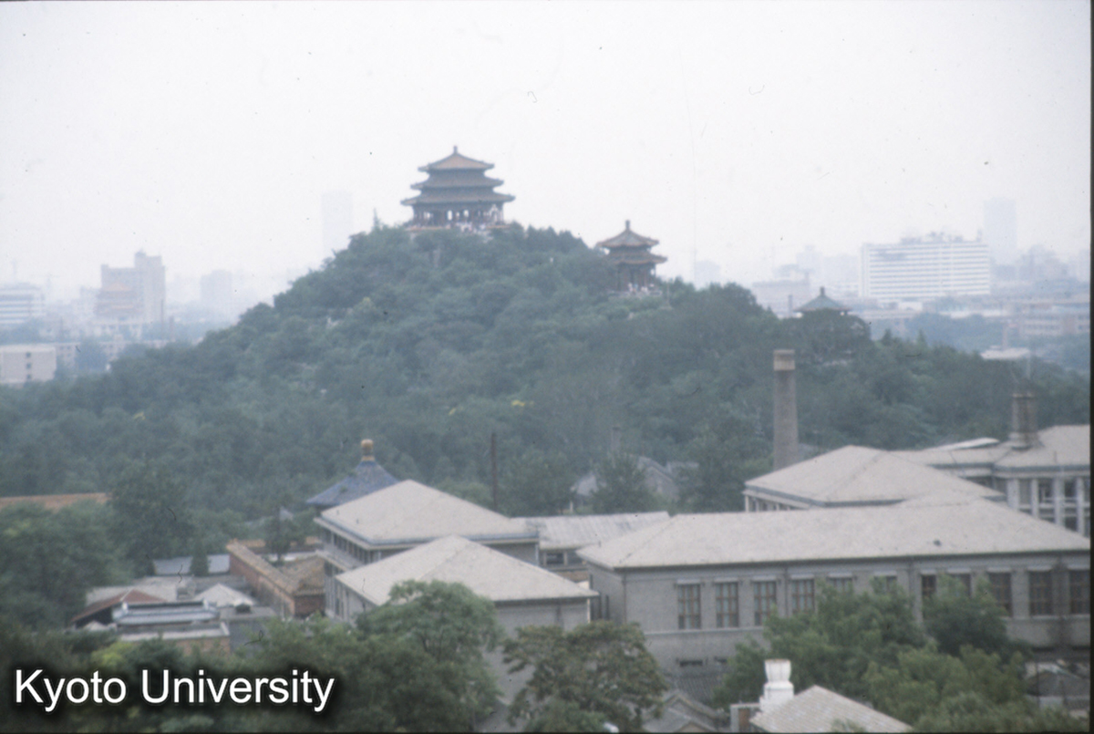 660_白塔より景山を望む_92 (1)