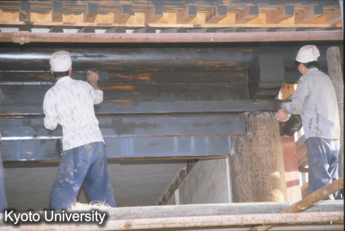 799_華厳寺 維修工地 漆 (1)