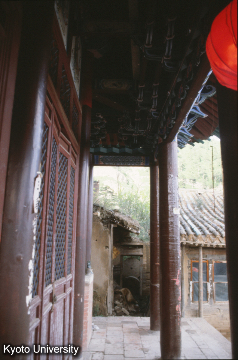 951_恒山 九天宮（娘々廟）　柱を前へ動かして高く改造か (1)