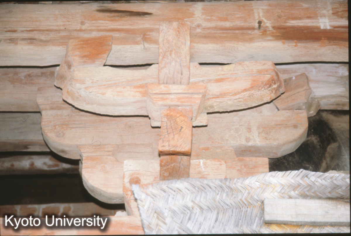 964_応県 木塔 斗栱断裂 (1)