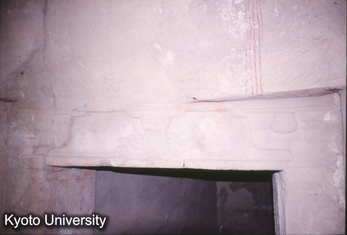 656_天龍山 9洞下層 門戸 斗栱 (1)