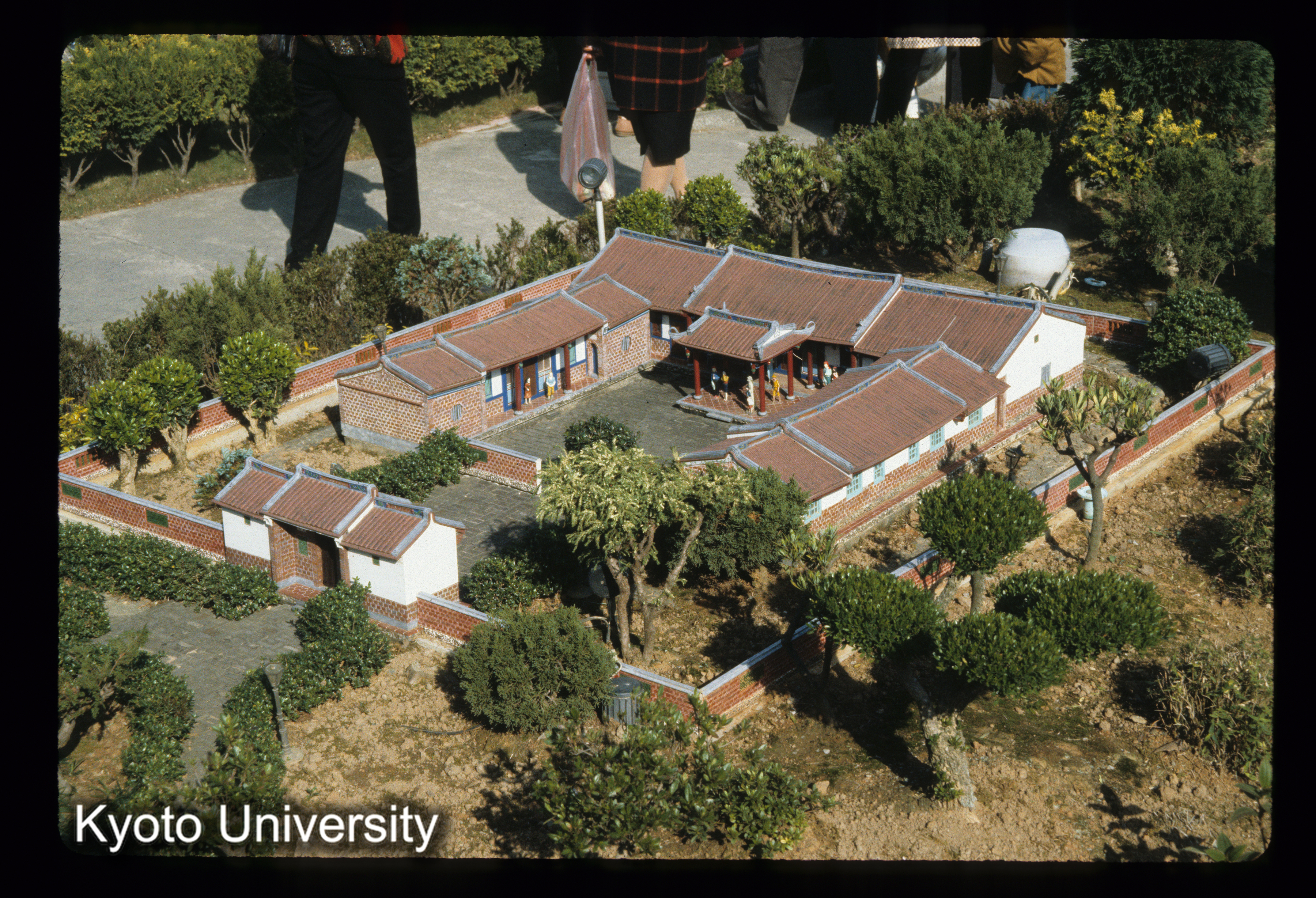 ［スライド］ (1)