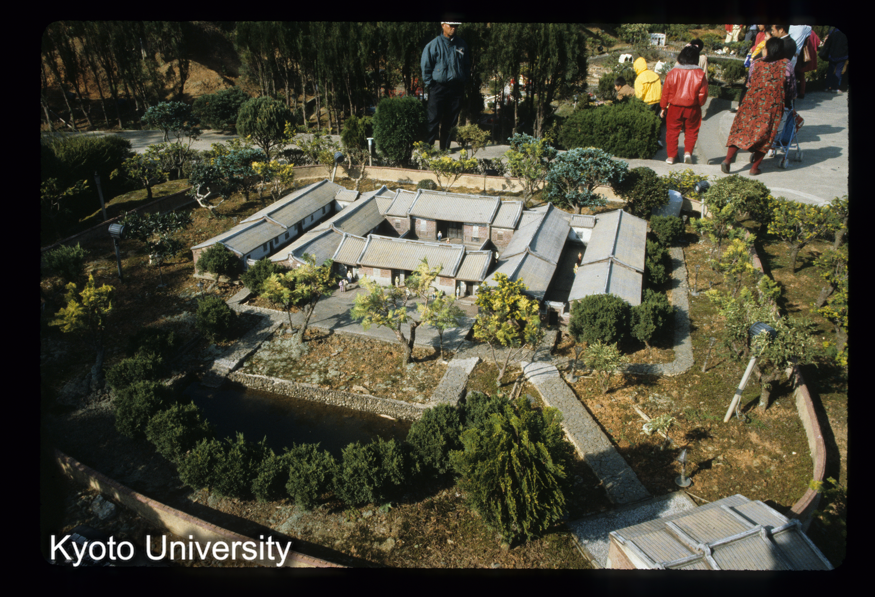 ［スライド］ (1)