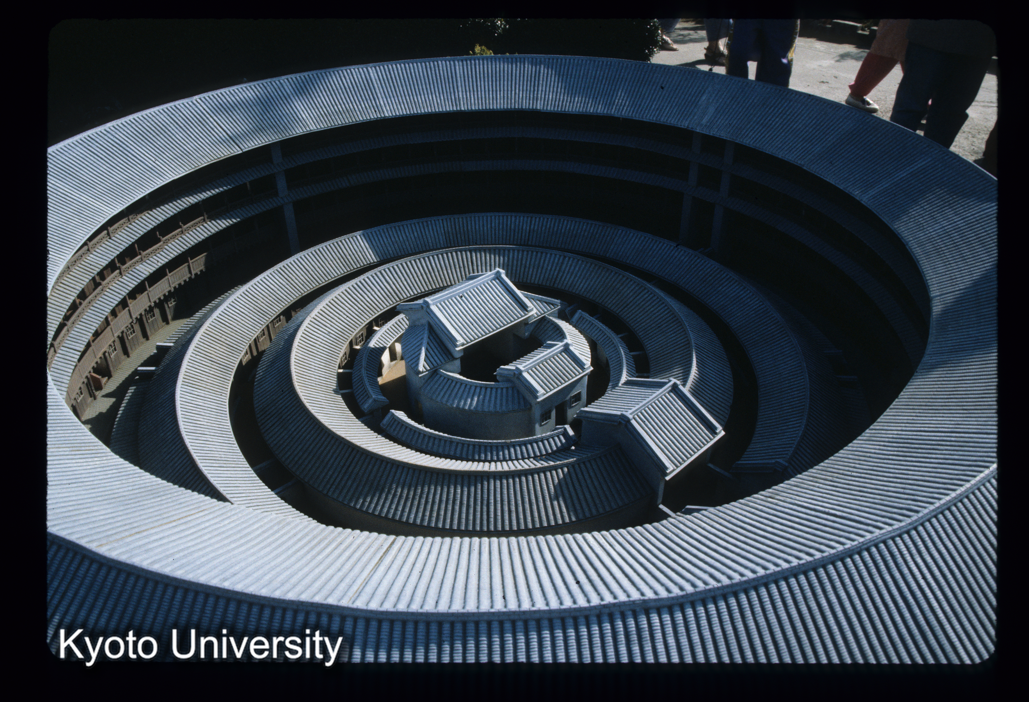 ［スライド］ (1)